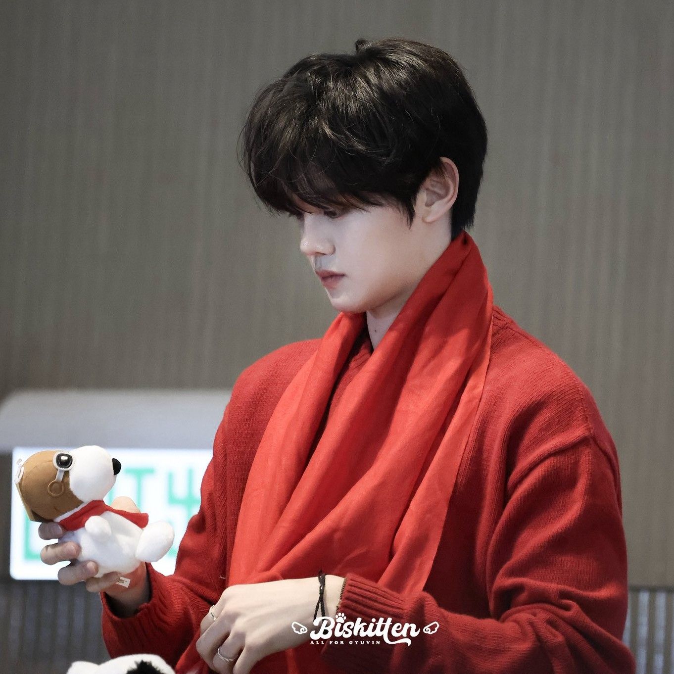 A moment captured by Kim Gyuvin (ZEROBASEONE)'s fan