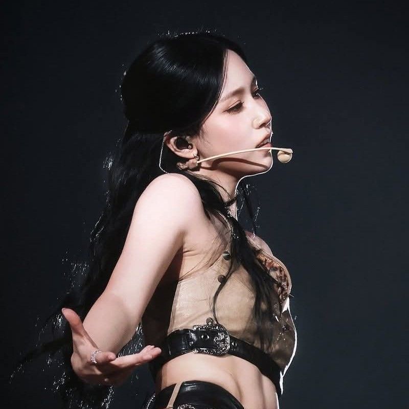 Foto terbaru Mina (TWICE)