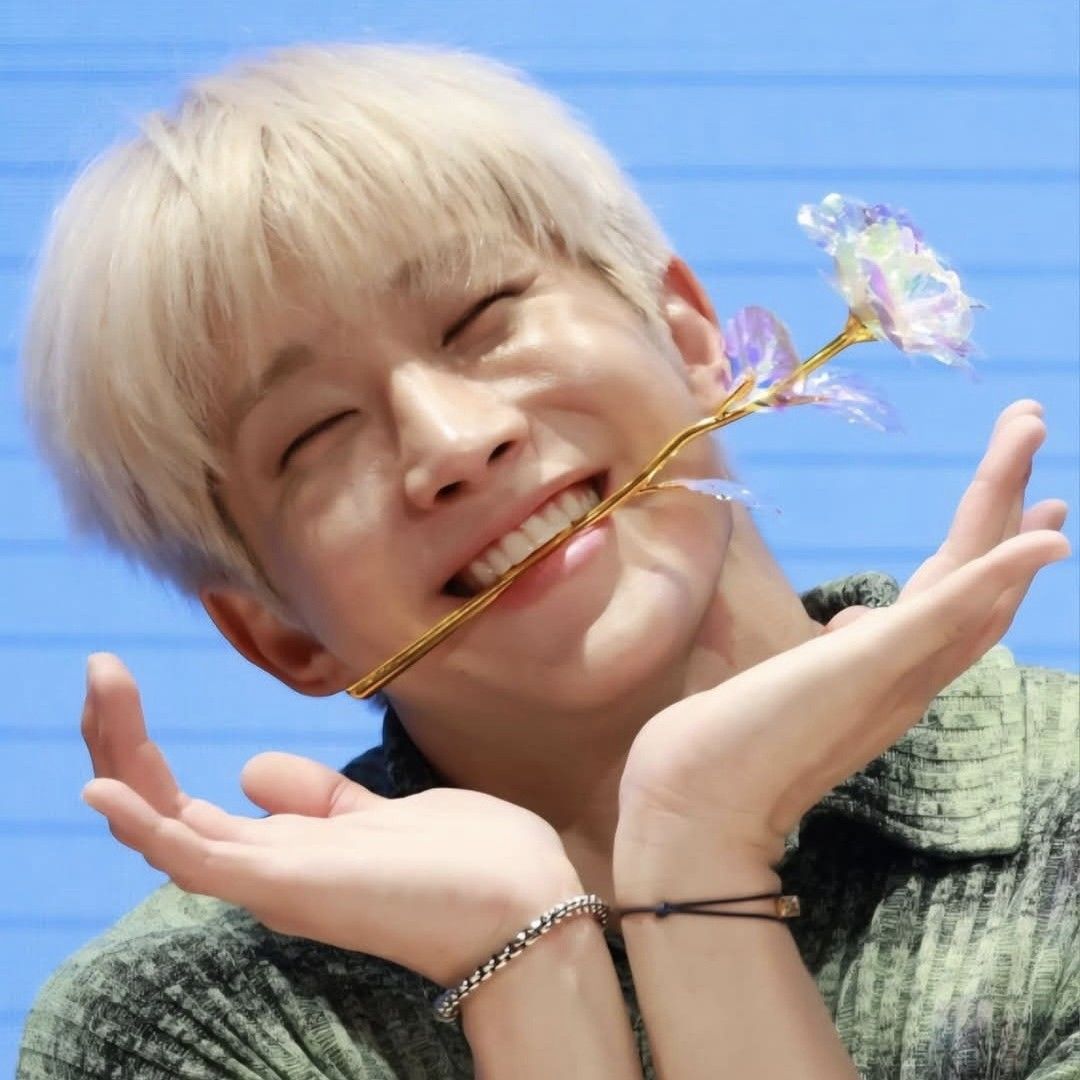 Behind-the-scenes cut of Jinjin (ASTRO)