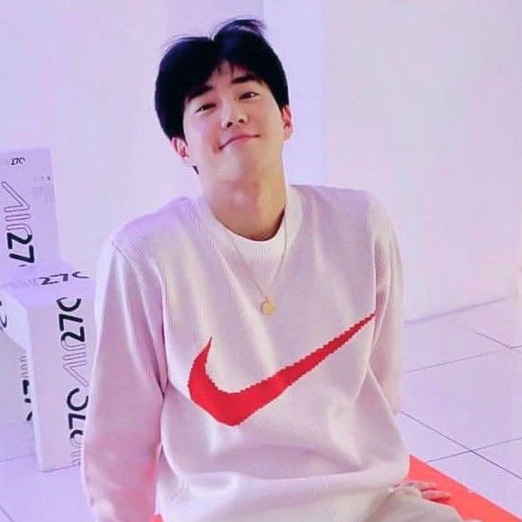 Latest photo of Suho (EXO)