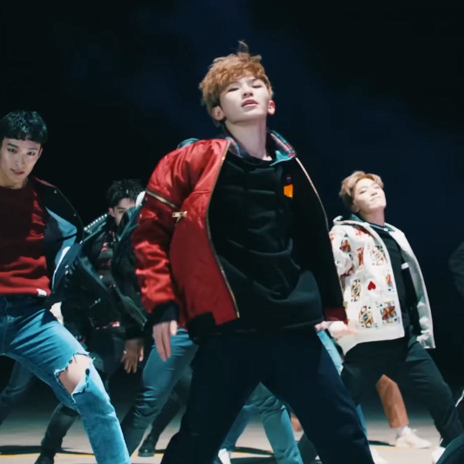 A moment captured by Woozi (SEVENTEEN)'s fan