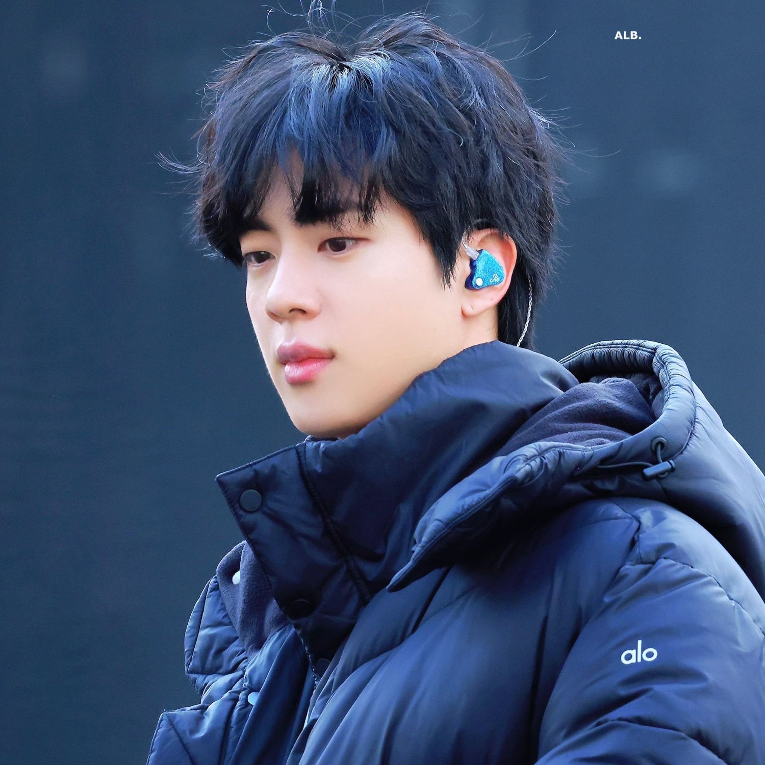 Foto aktivitas terbaru Jin (BTS)