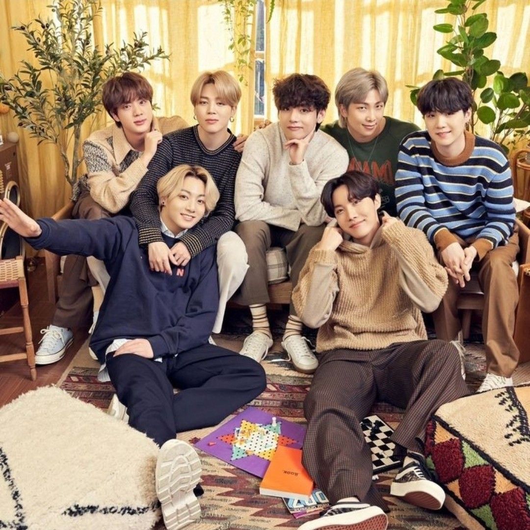 Behind-the-scenes cut of BTS
