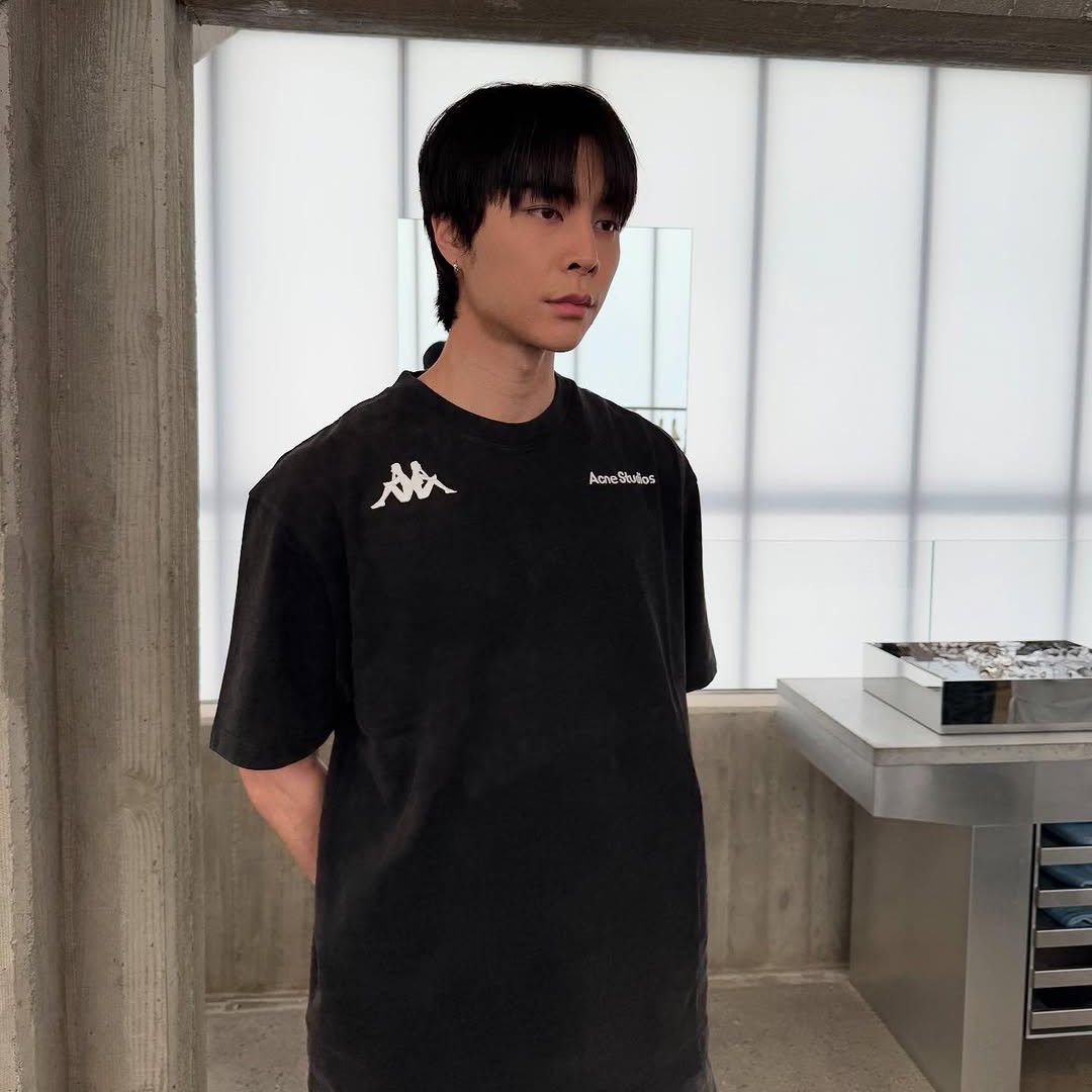 Latest photo of Johnny (NCT 127)