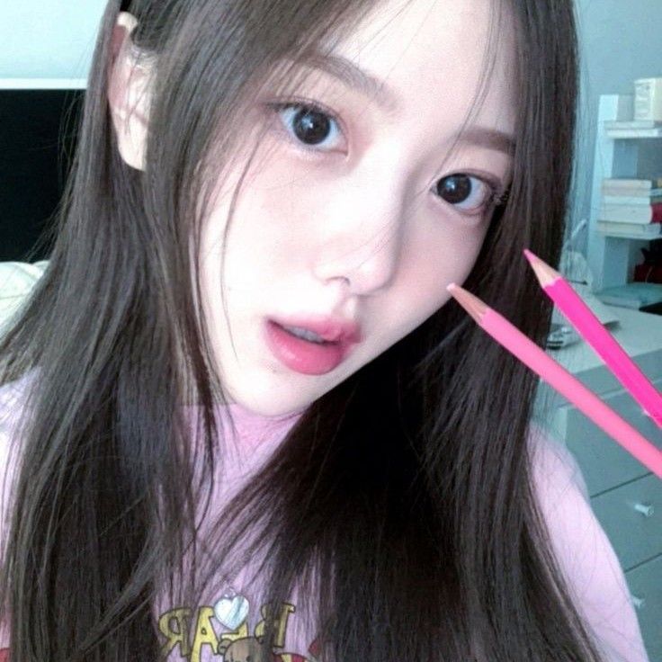 Latest photo of Yunseo (BADVILLAIN)