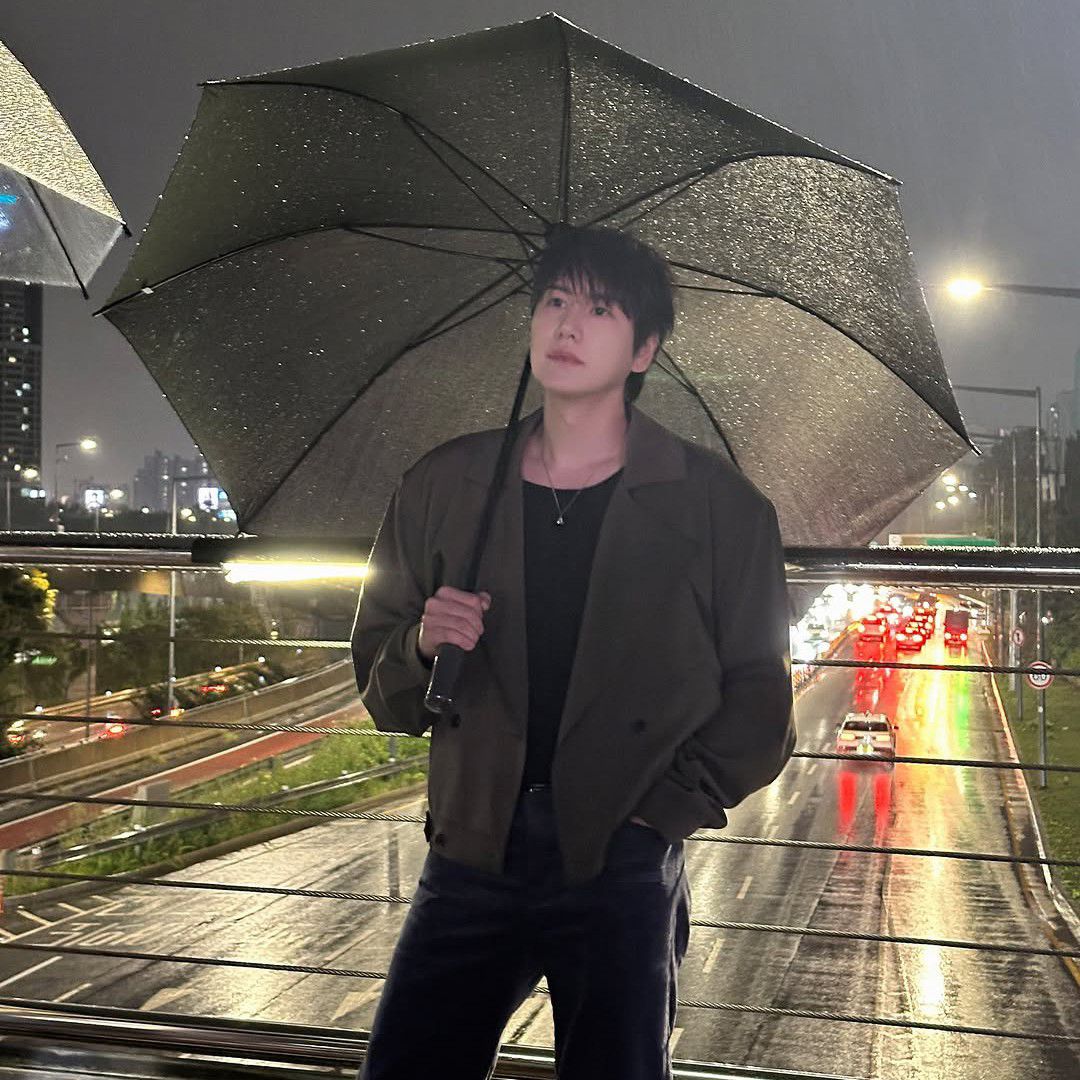 Behind-the-scenes cut of Kyuhyun (Super Junior)