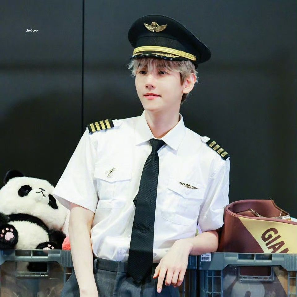 Behind-the-scenes cut of Baekhyun (EXO)