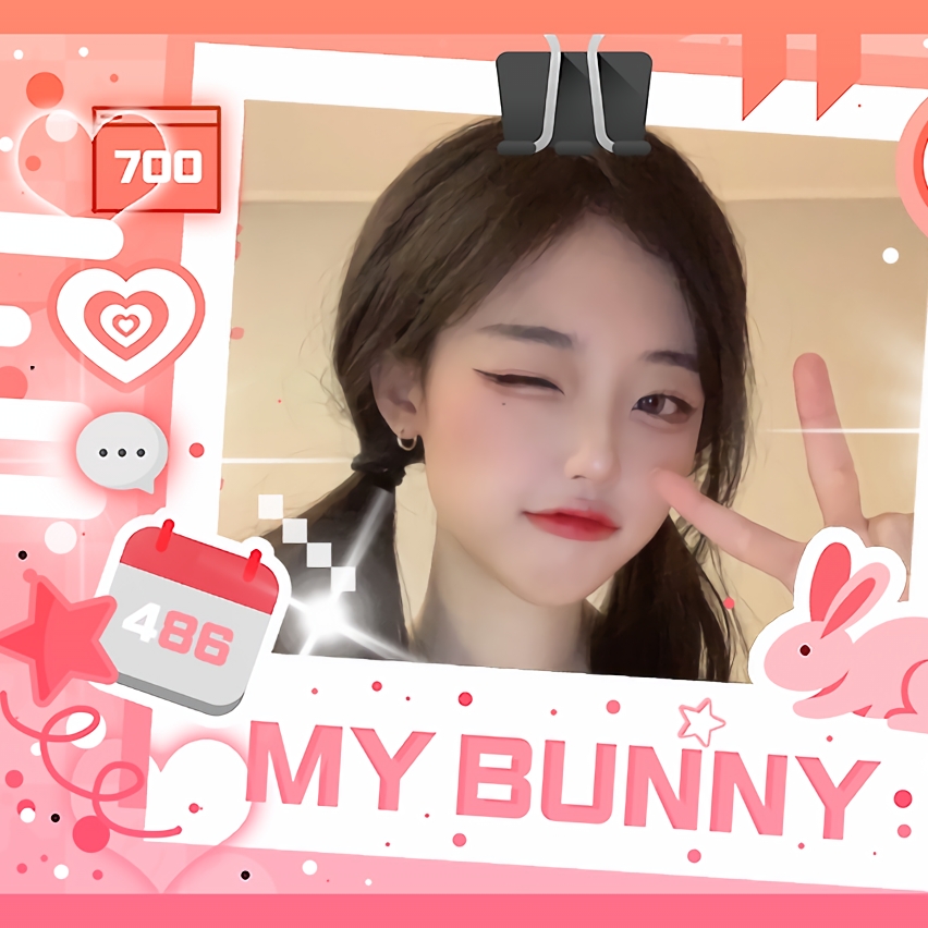 Recent activity shot of Hina (QWER)
