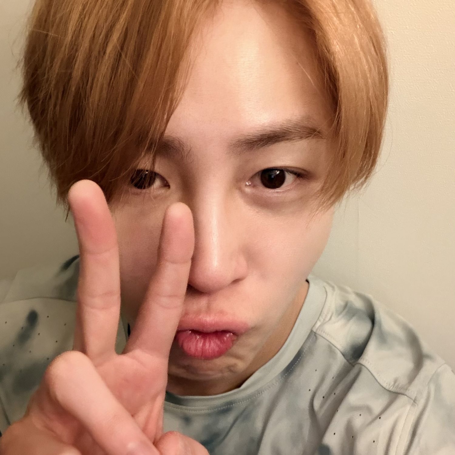 Behind-the-scenes cut of Ha Sungwoon