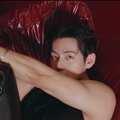 V (防弹少年团)的最新活动照片