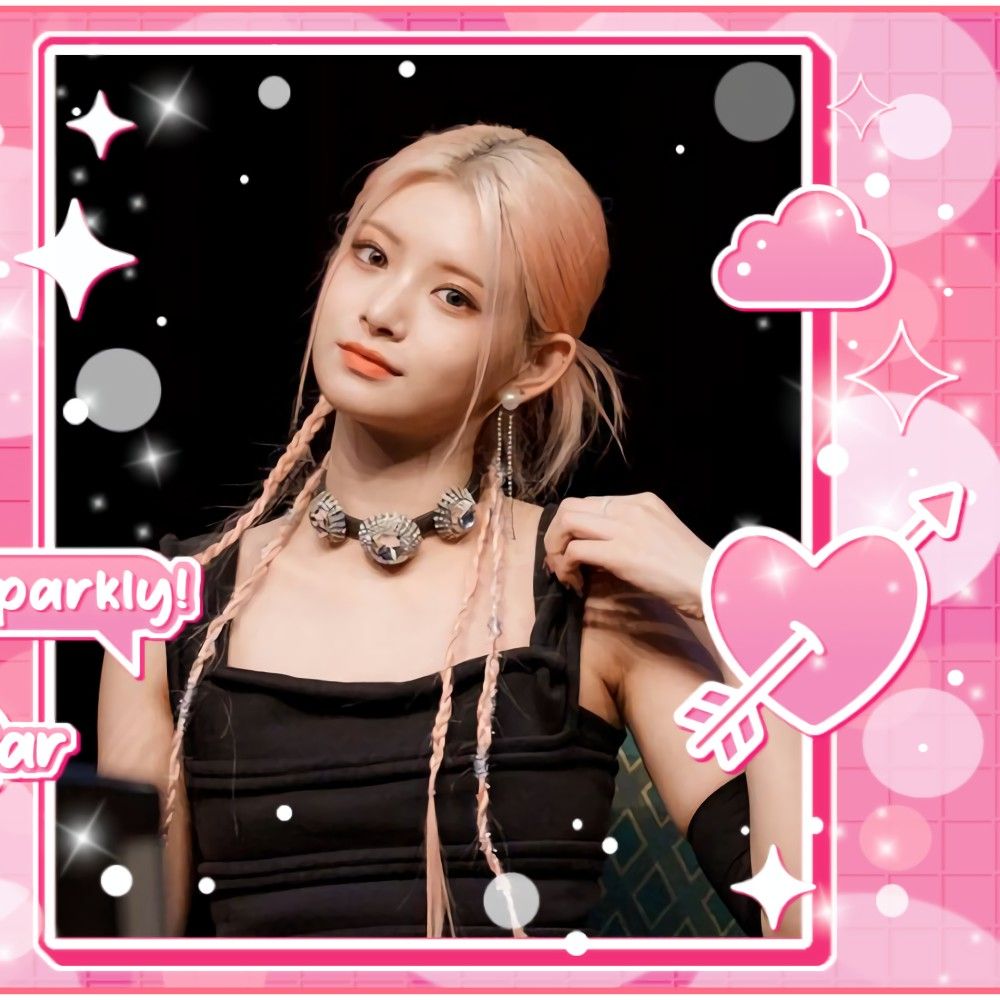 Recent activity shot of Yiren (EVERGLOW)