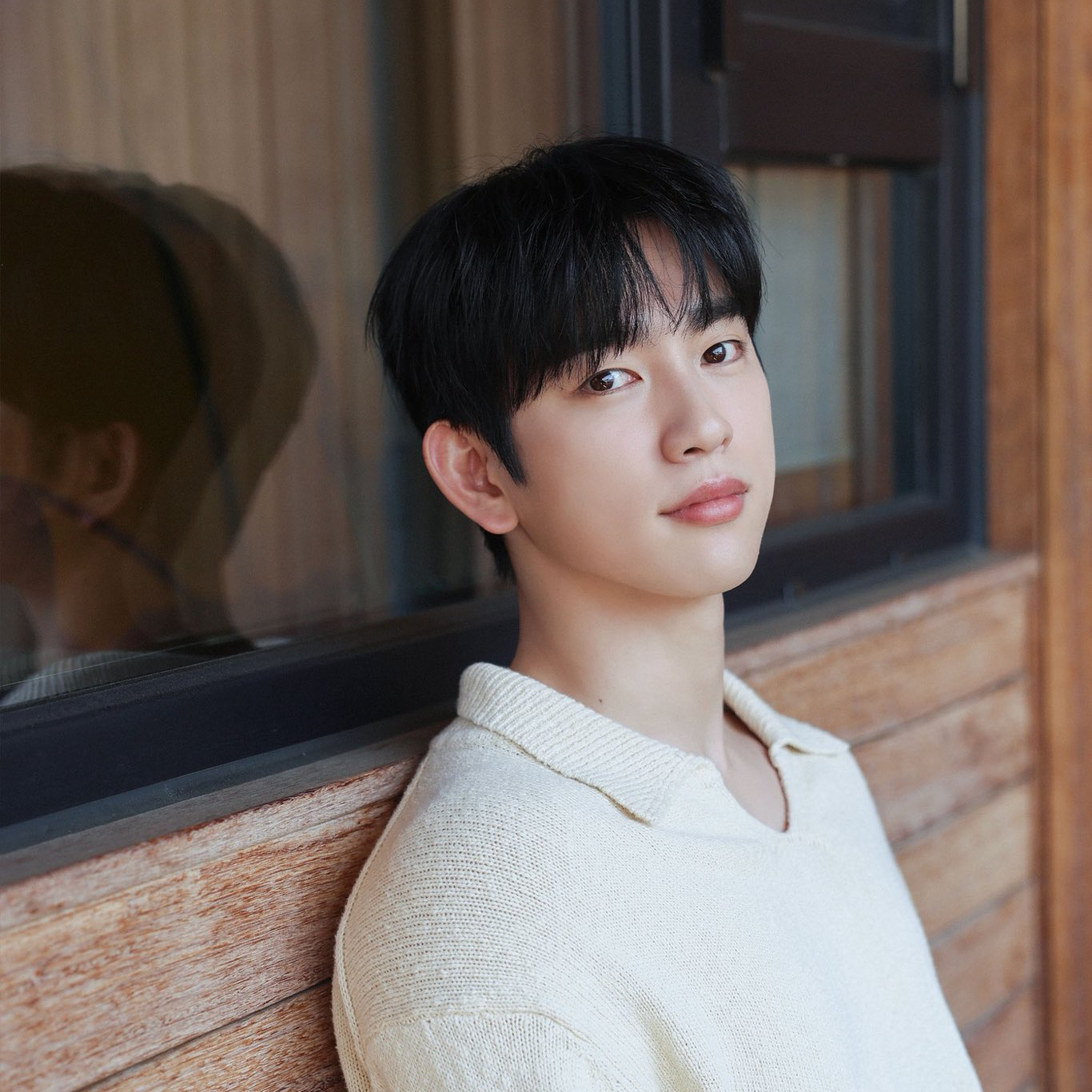 Latest photo of Jinyoung (GOT7)