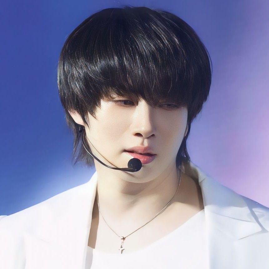 Behind-the-scenes cut of Heechul (Super Junior)