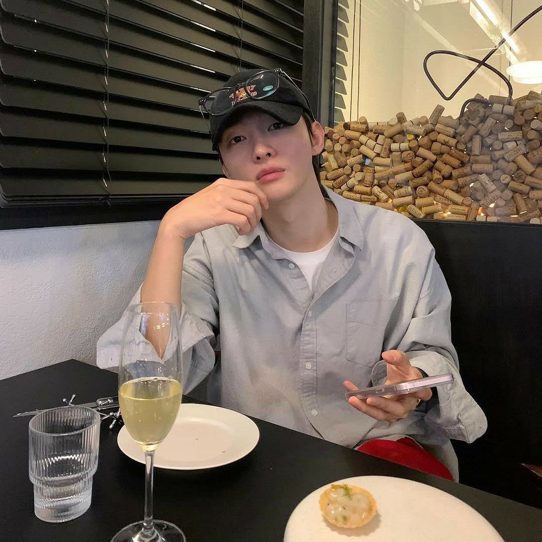 Latest photo of Yoon Jisung