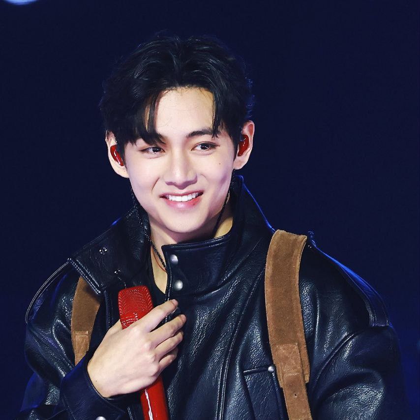 V (BTS)の最近の活動写真