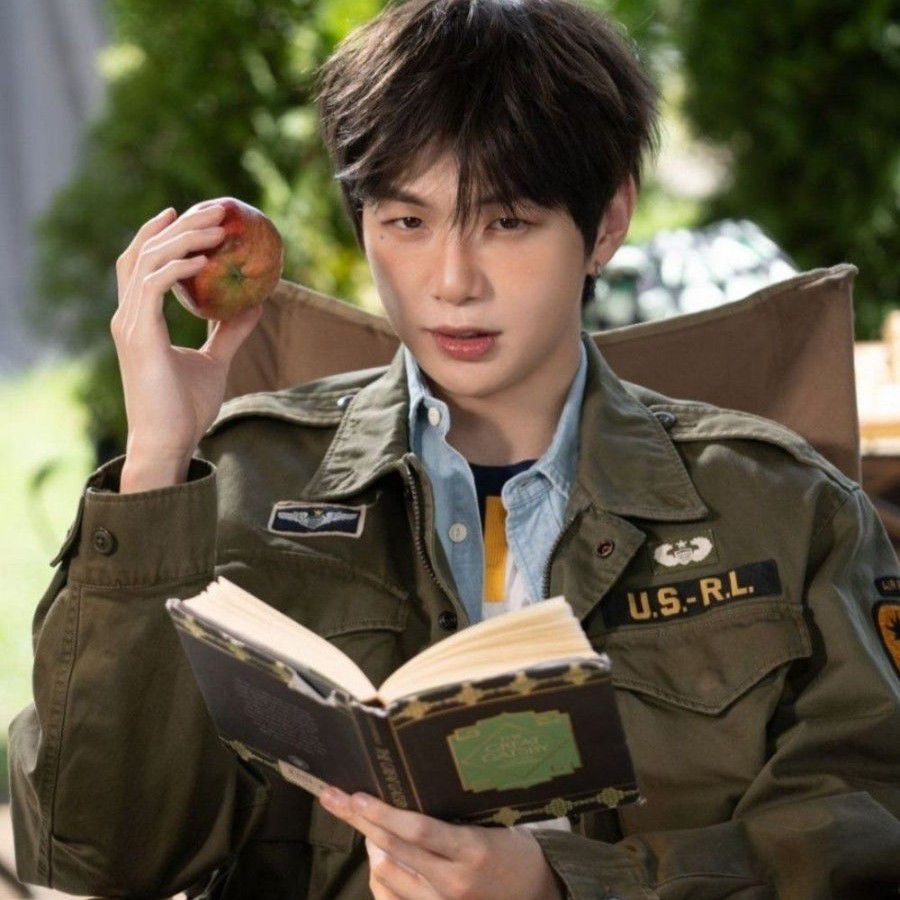 A moment captured by Kang Daniel's fan