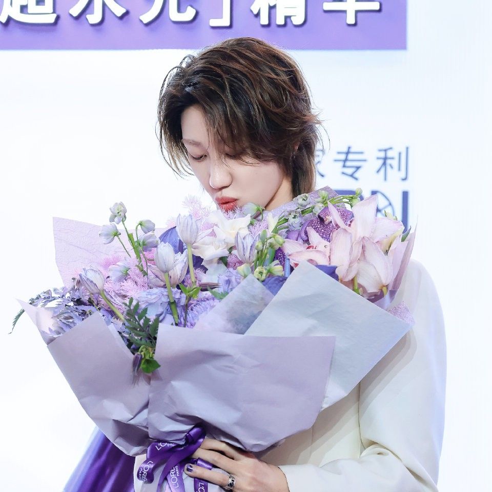 Recent activity shot of The 8 (SEVENTEEN)