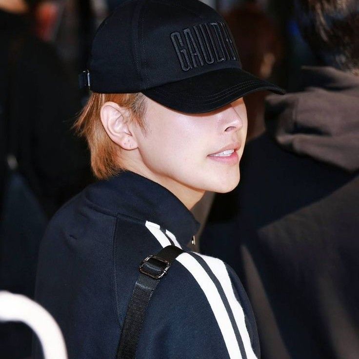 弘中 (ATEEZ)的最新照片