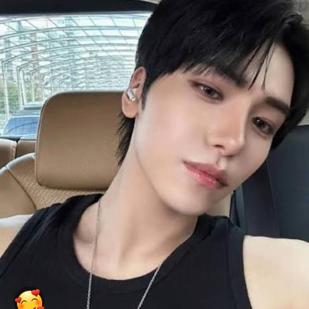 A moment captured by Shao Ziheng (POLARIX)'s fan