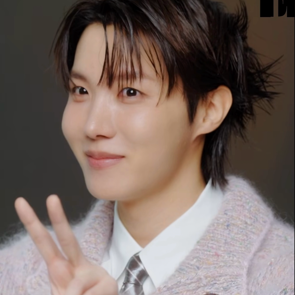 Foto aktivitas terbaru j-hope (BTS)