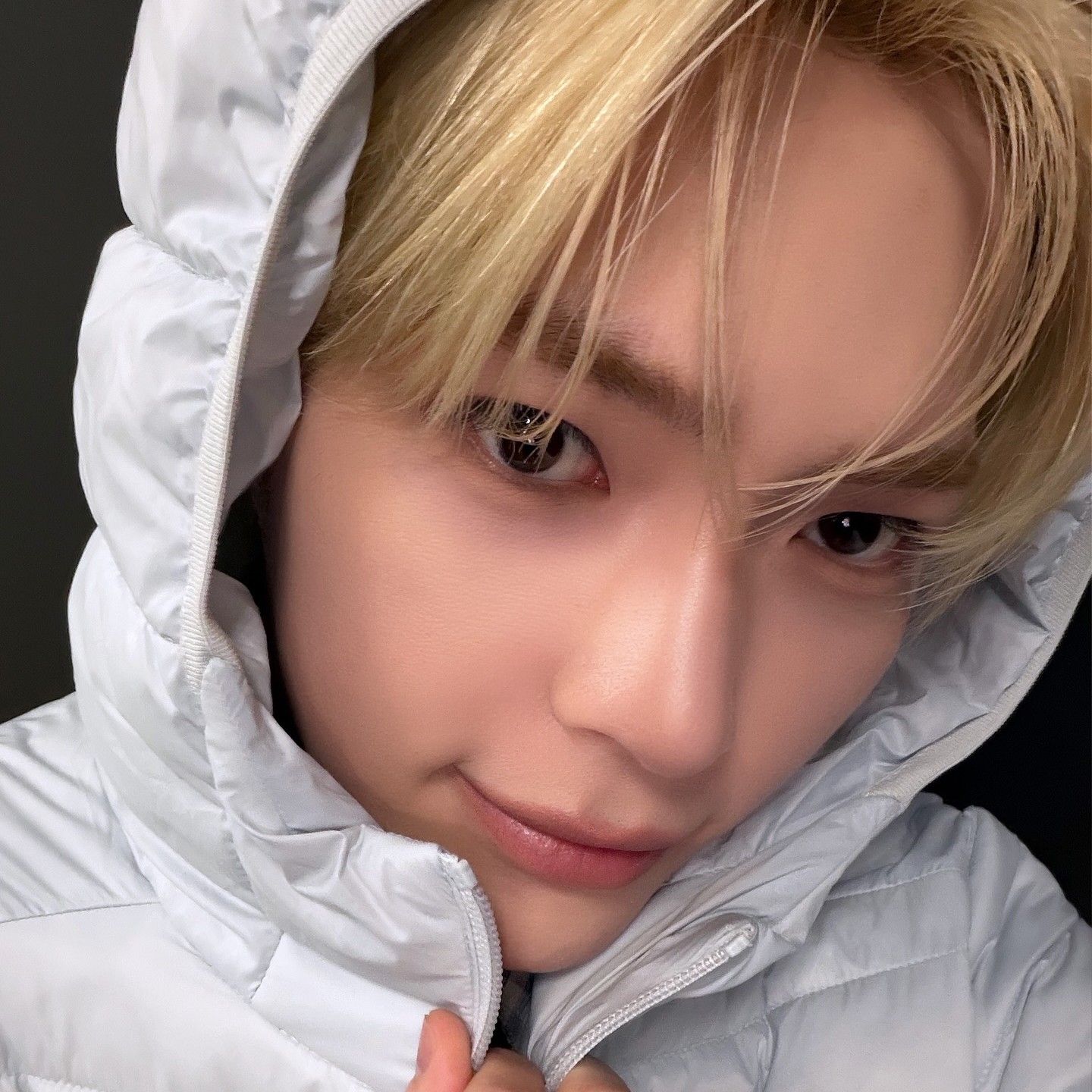 成韓彬 (ZEROBASEONE)的最新照片