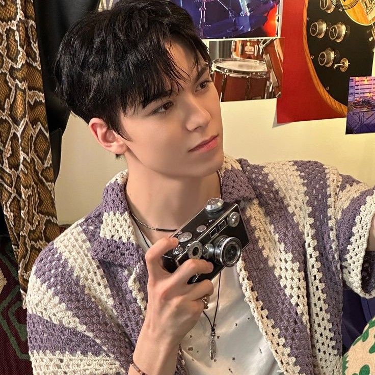 Latest photo of Vernon (SEVENTEEN)