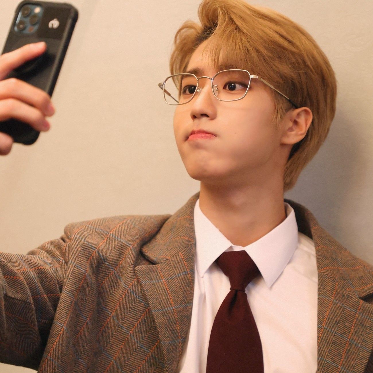 Behind-the-scenes cut of HAN (Stray Kids)