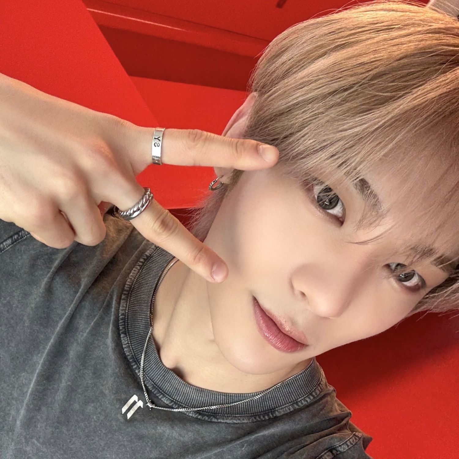 Behind-the-scenes cut of Siyun (NOWZ)