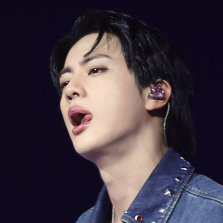 진 (방탄소년단) 최근 활동샷