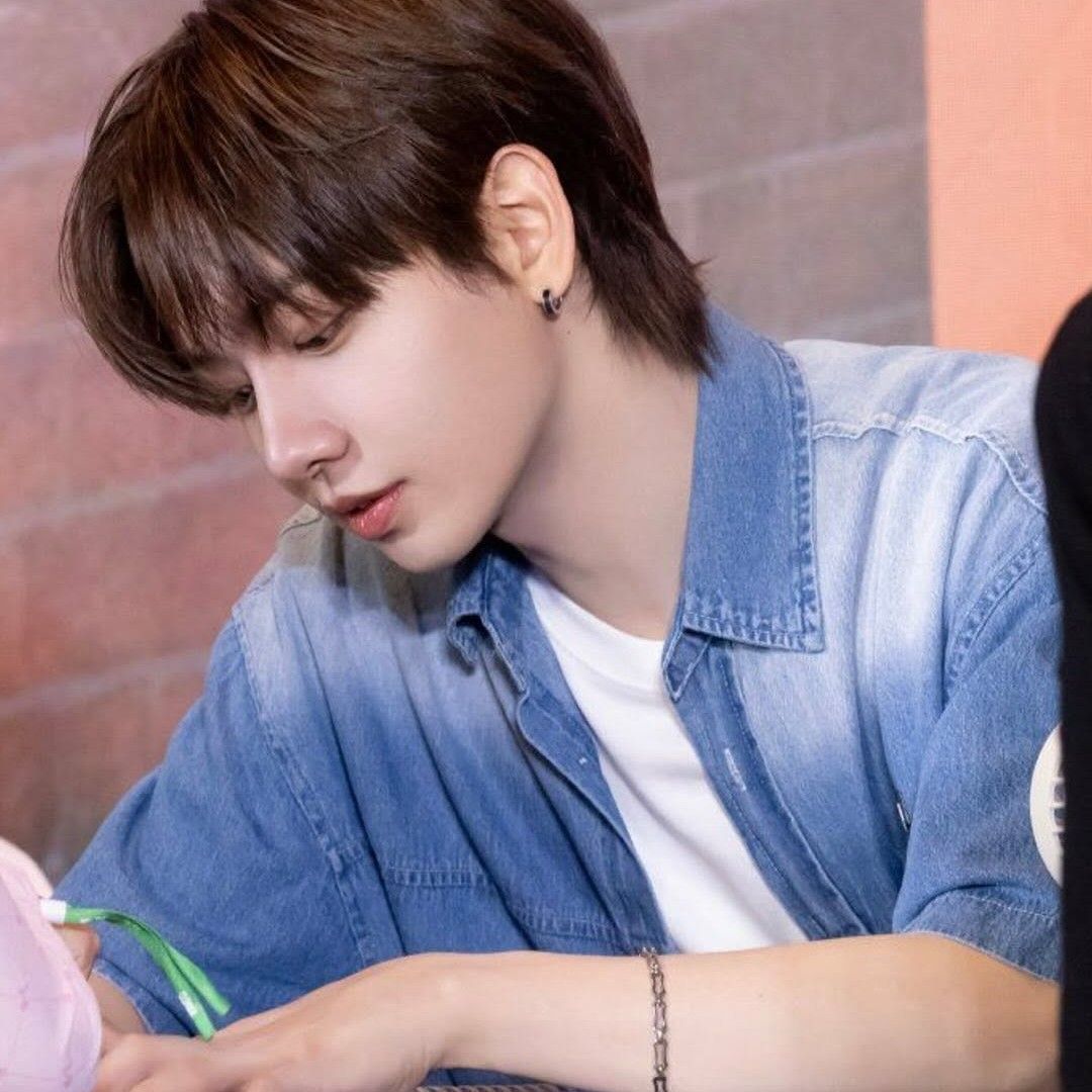 Behind-the-scenes cut of Myeong Jaehyun (BOYNEXTDOOR)