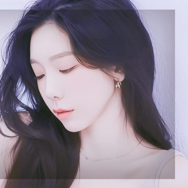 Latest photo of Taeyeon (Girls' Generation)