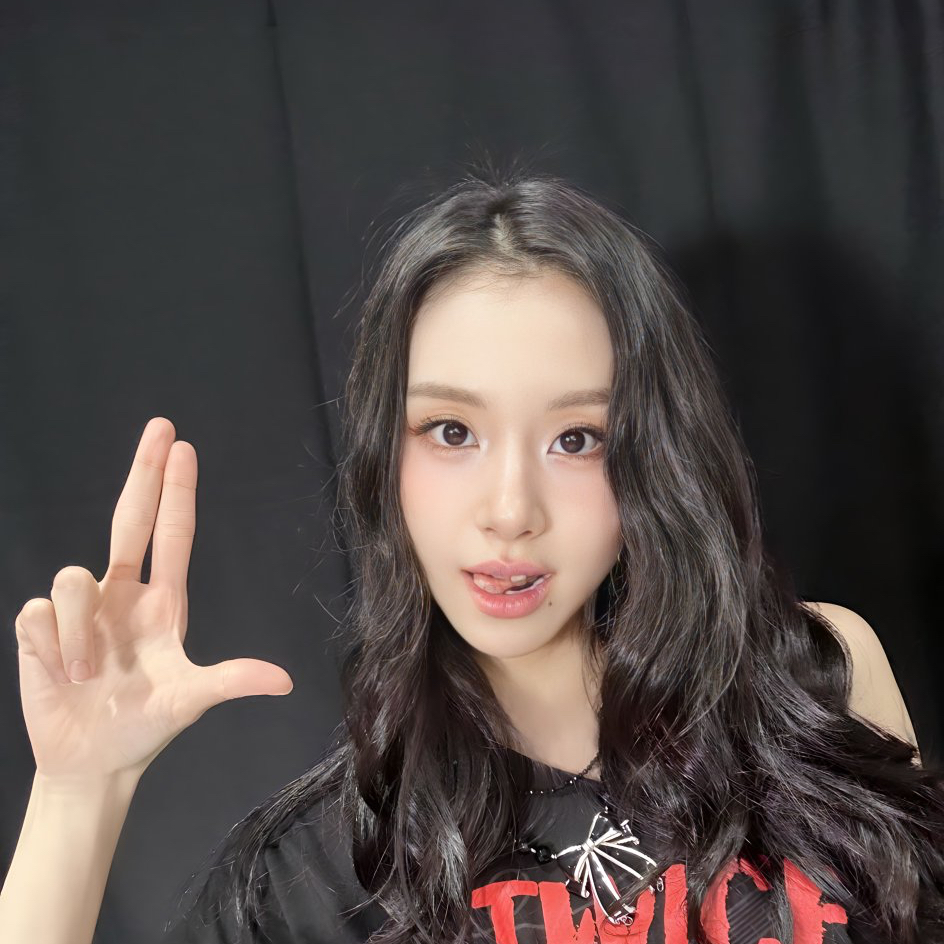 彩瑛 (TWICE)的最新照片