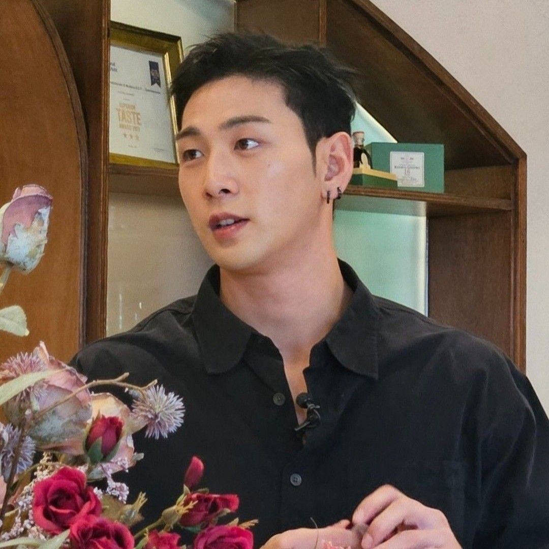 Behind-the-scenes cut of Baekho