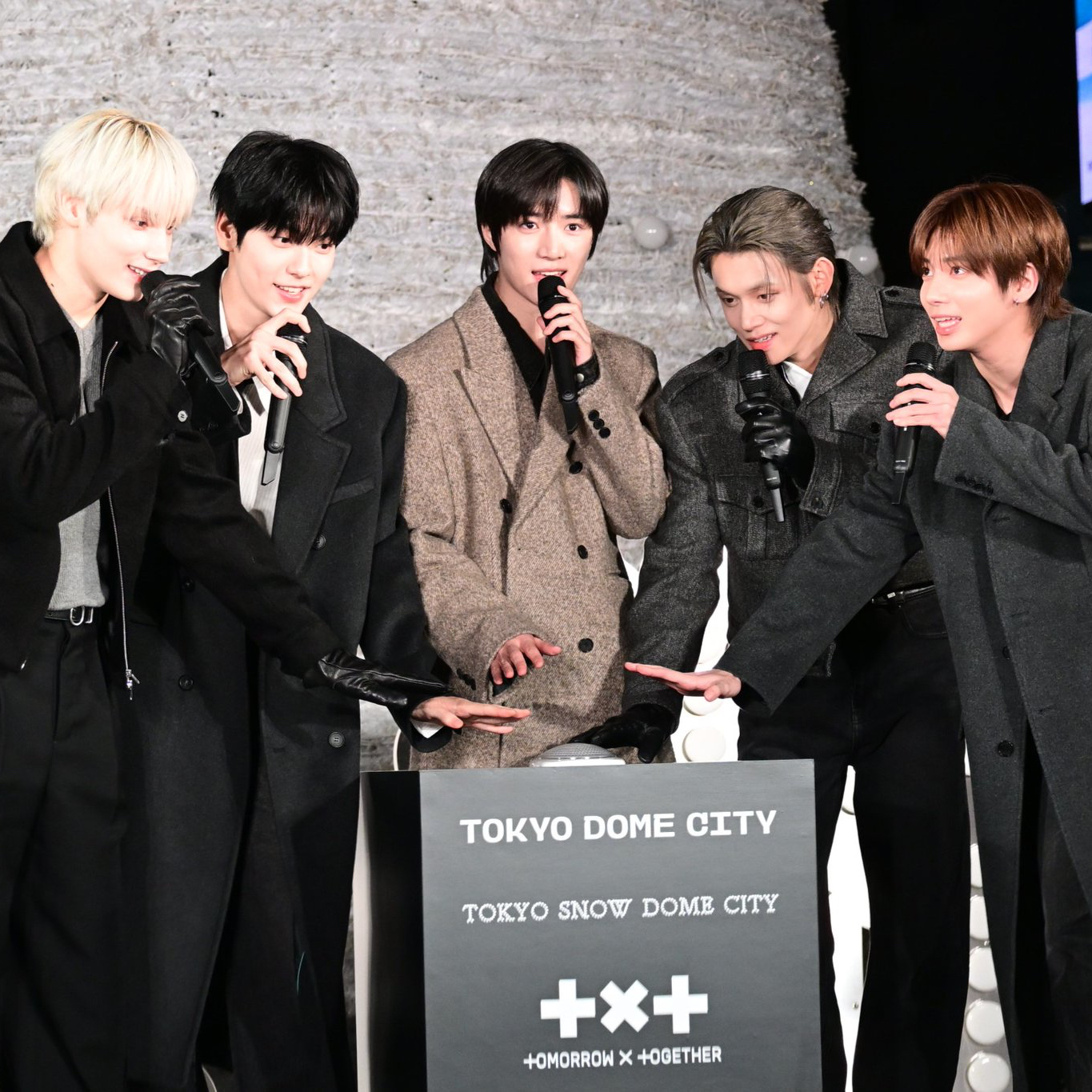 TOMORROW X TOGETHERの最新写真