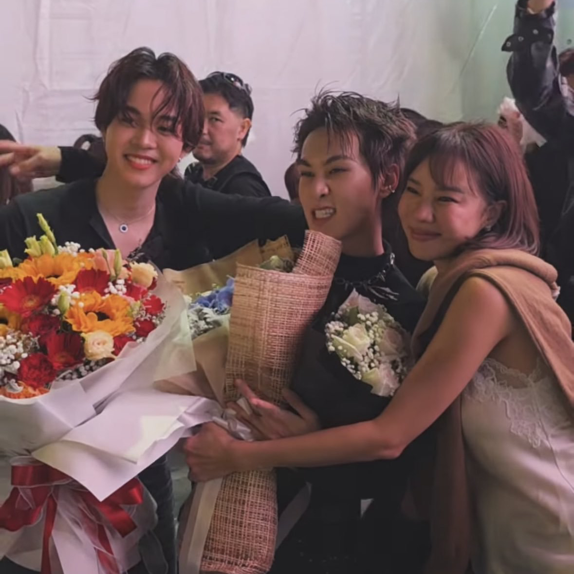 Behind-the-scenes cut of THI-O (NexT1DE)