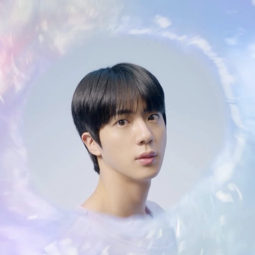 ジン (BTS)の最近の活動写真
