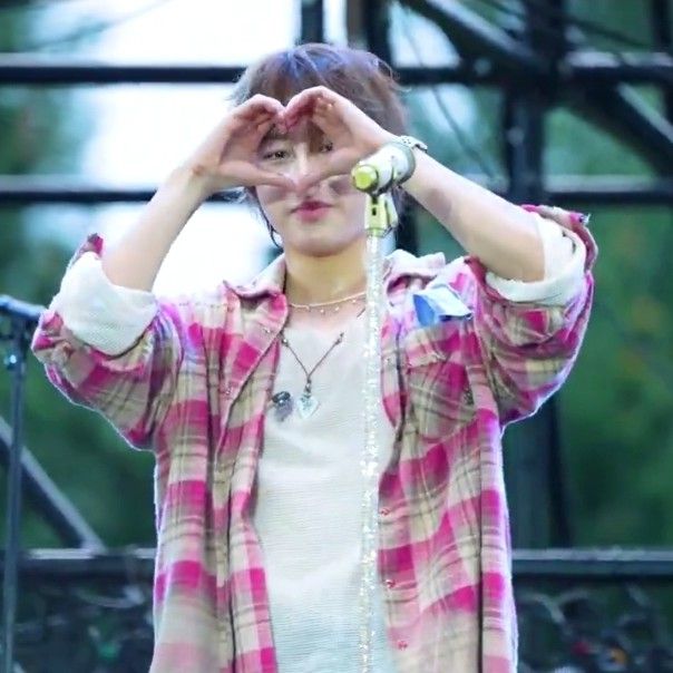 Behind-the-scenes cut of Ha Sungwoon