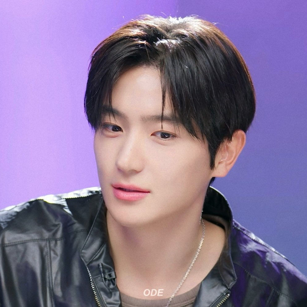 A moment captured by THE BOYZ's fan