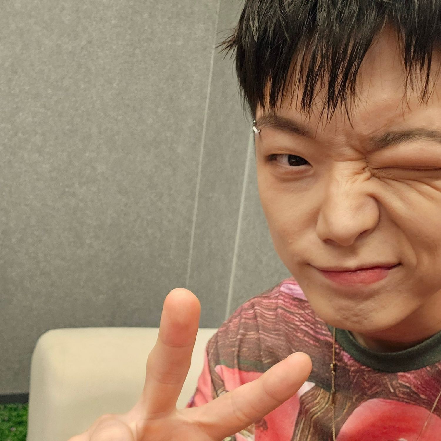 Behind-the-scenes cut of BOBBY (iKON)