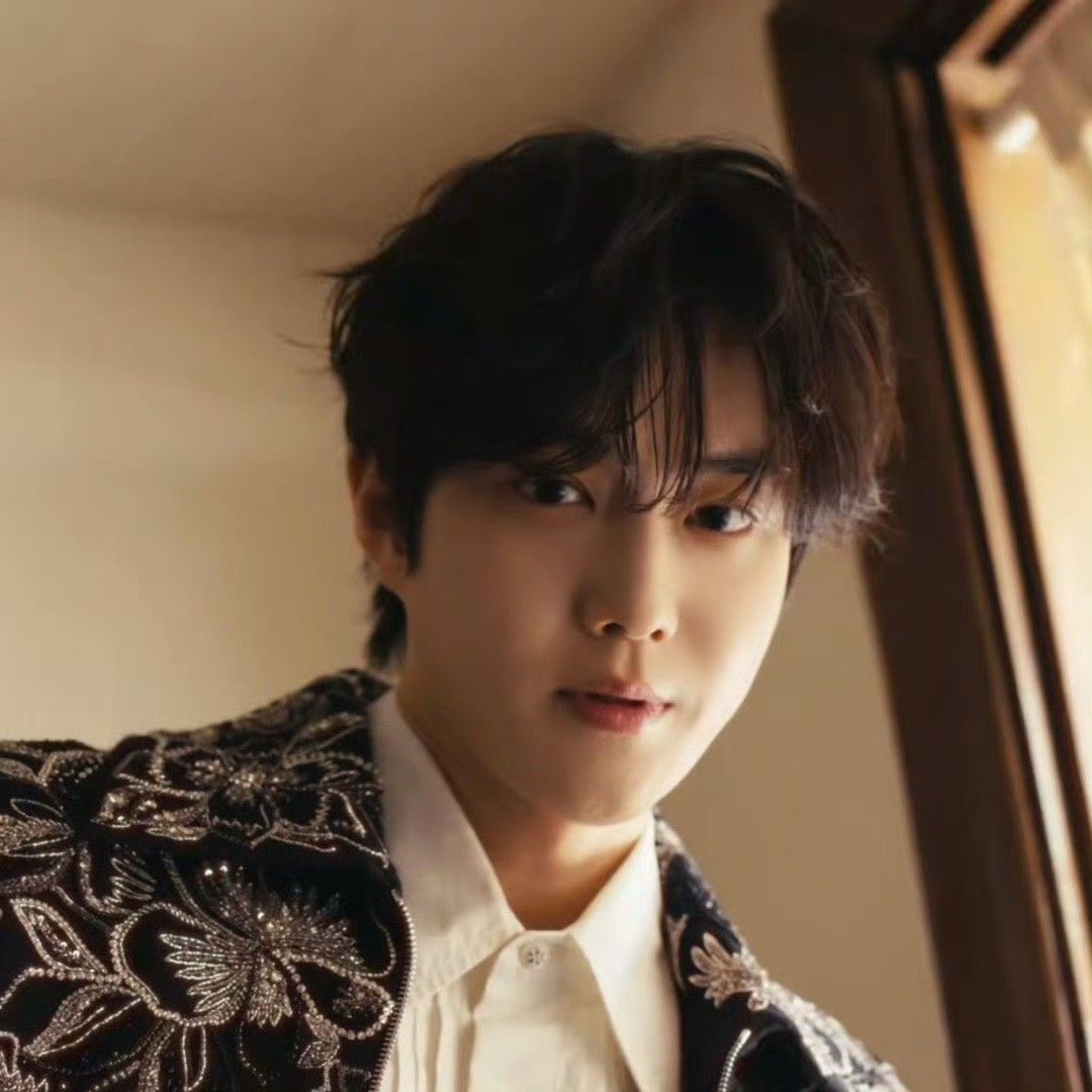 A moment captured by Suho (EXO)'s fan