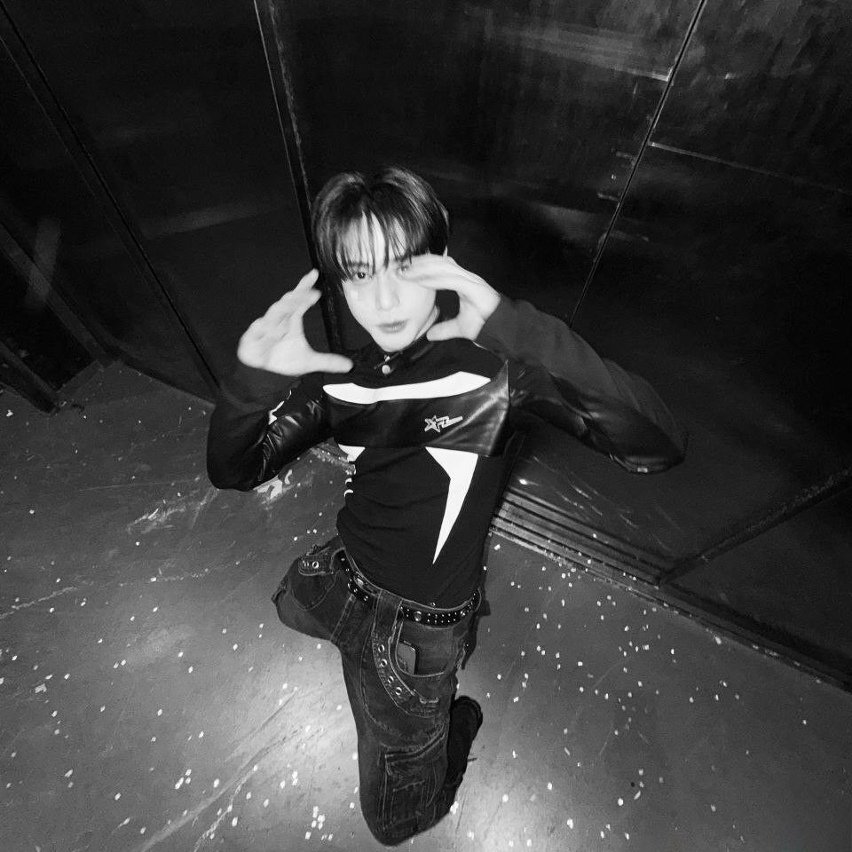 Latest photo of Kim Jiwoong (ZEROBASEONE)