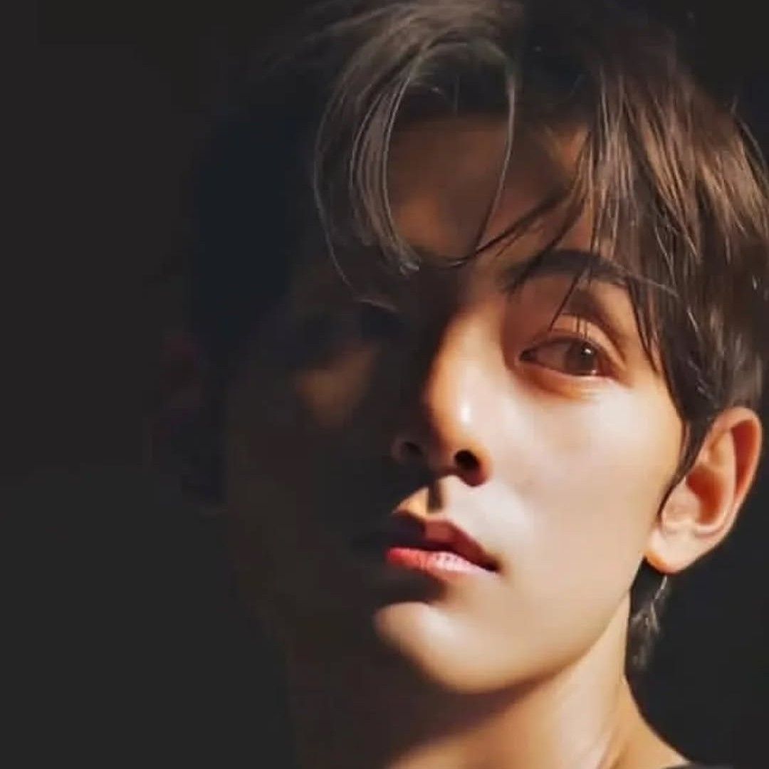 뷔 (방탄소년단)의 비하인드 컷