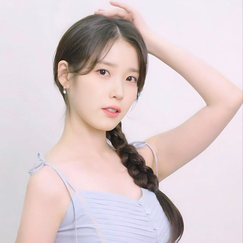 Latest photo of IU