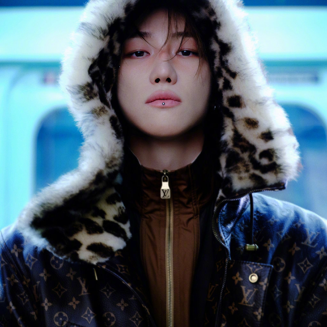 Behind-the-scenes cut of The 8 (SEVENTEEN)