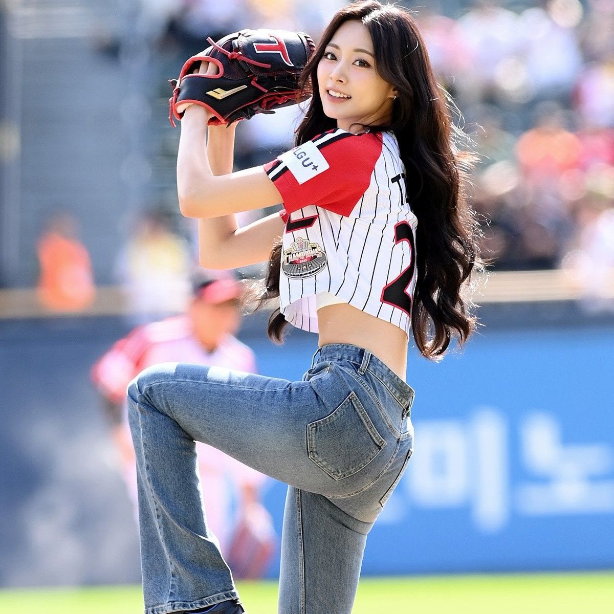 Behind-the-scenes cut of Tzuyu (TWICE)
