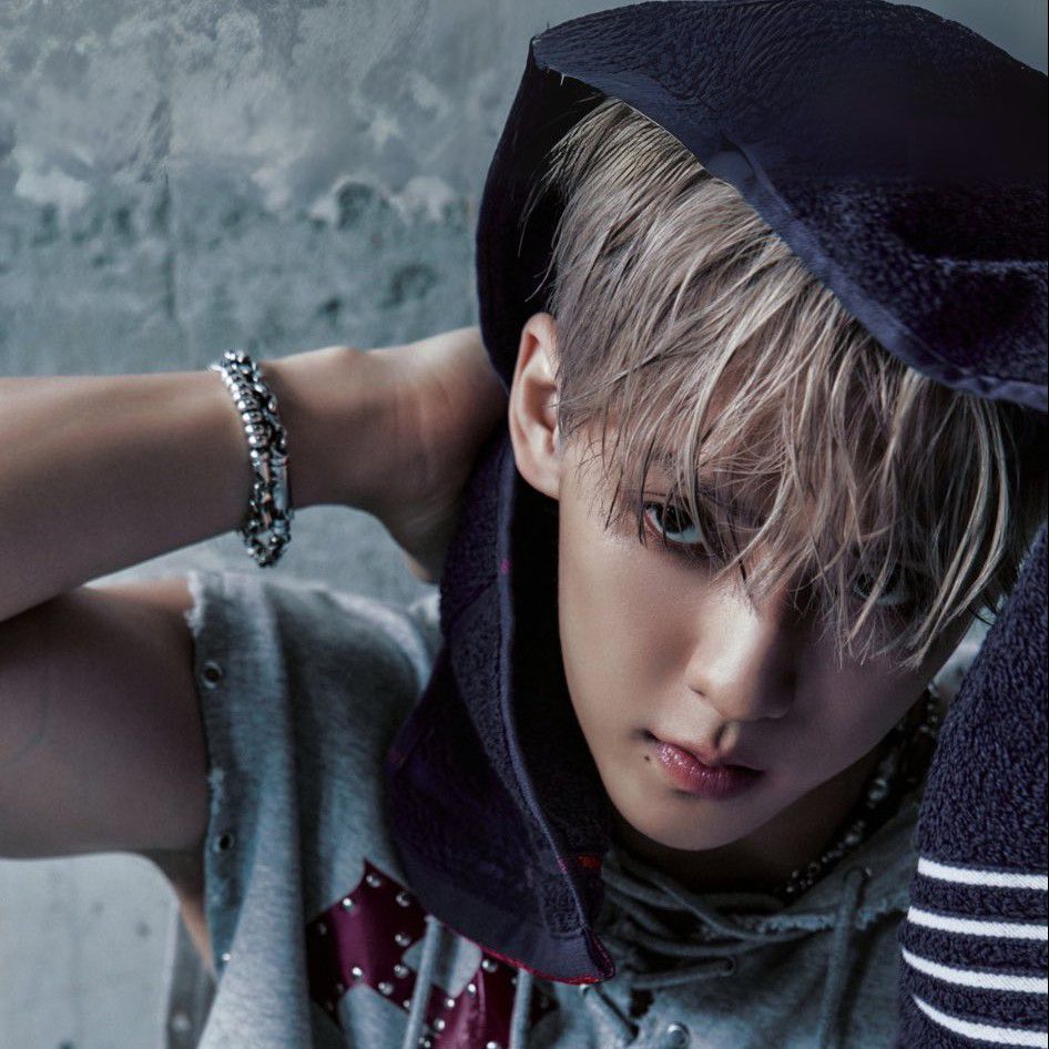 Behind-the-scenes cut of Lee Minhyuk (BTOB)