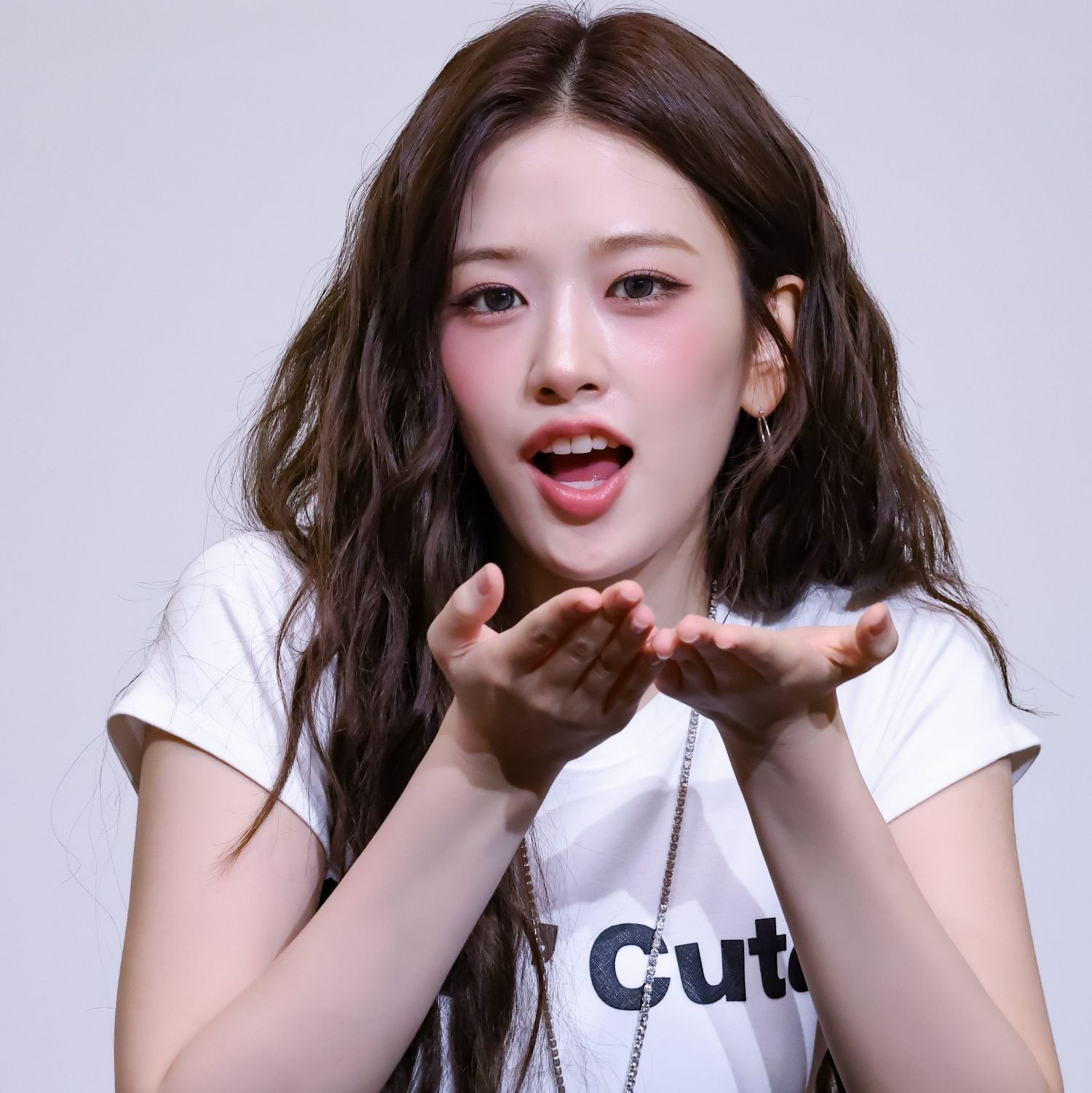Recent activity shot of An Yujin (IVE)