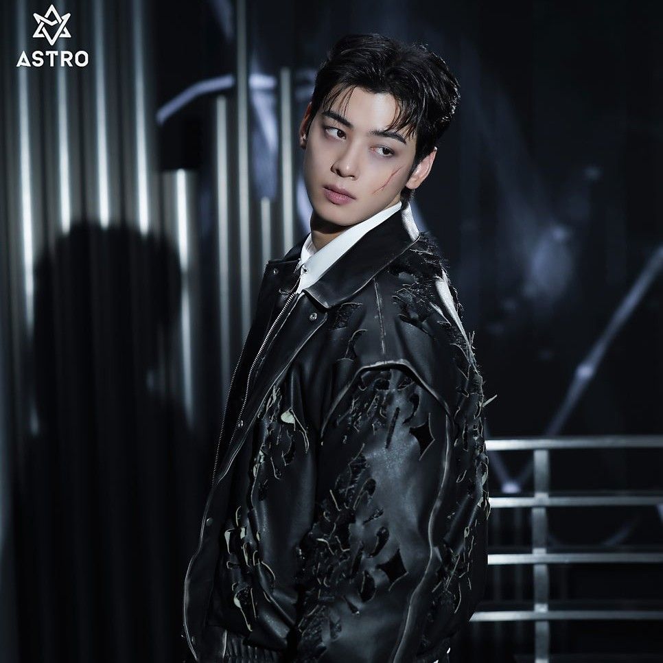 Recent activity shot of Eunwoo (ASTRO)