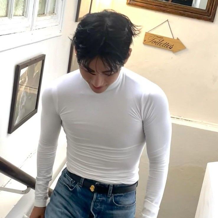 Recent activity shot of V (BTS)
