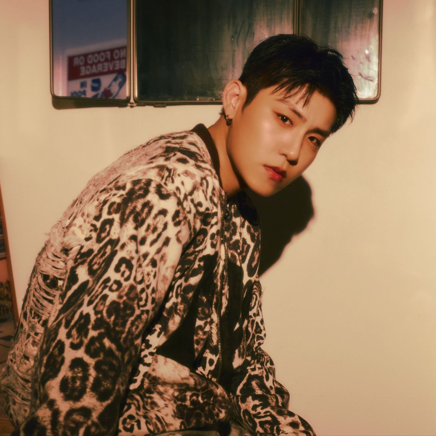 A moment captured by Park Woojin (AB6IX)'s fan